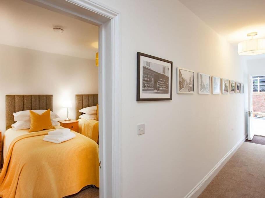 2 Central, Spacious, Apartment With Private Patio Sidmouth Exterior foto