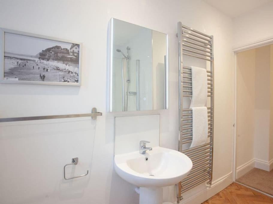 2 Central, Spacious, Apartment With Private Patio Sidmouth Exterior foto